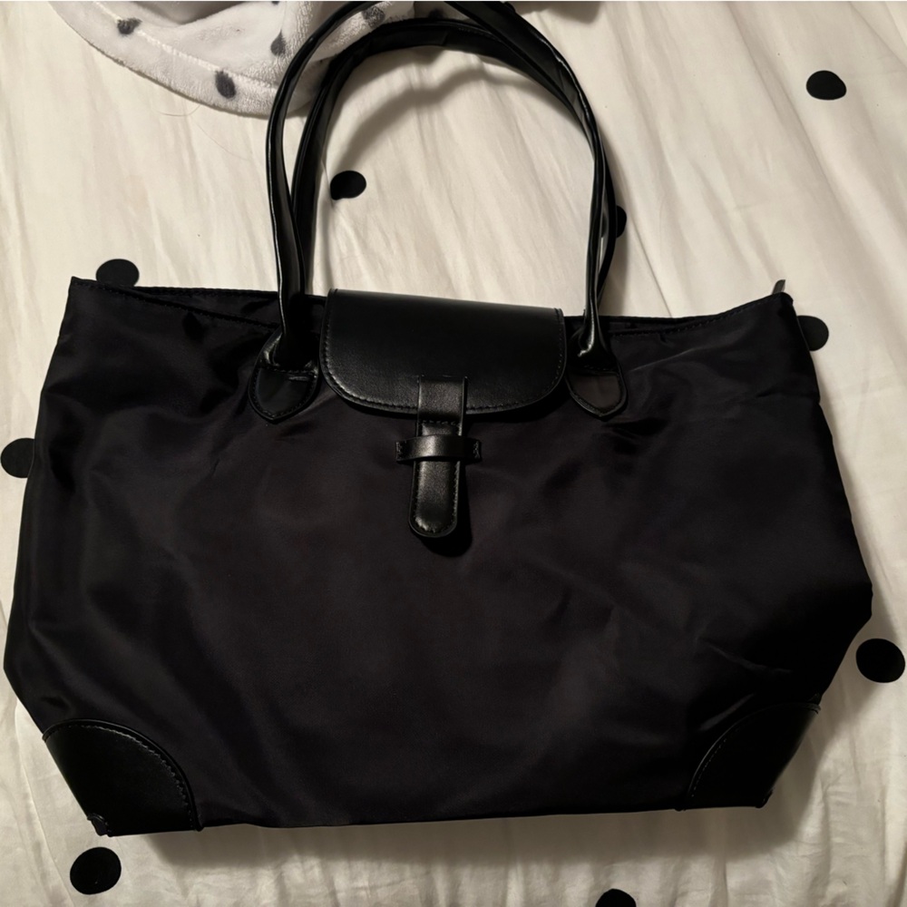 Simple black purse